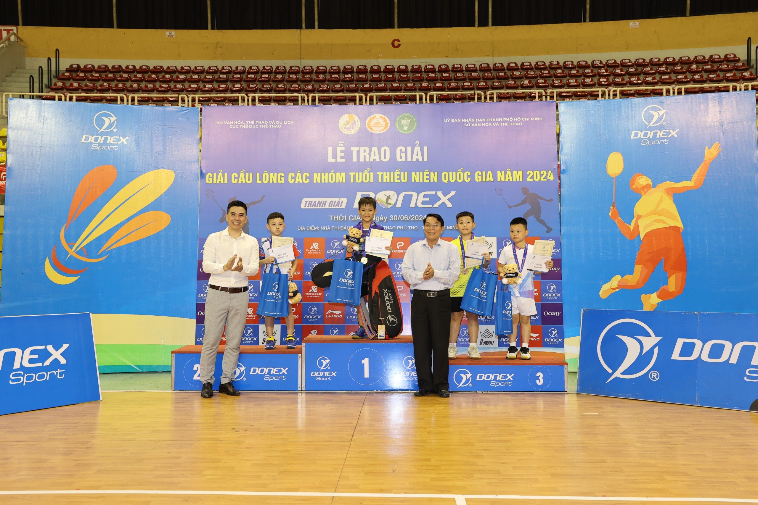 Giải cầu lông các nhóm tuổi thiếu niên 2024 bế mạc, khép lại hành trình rực rỡ- Ảnh 3. Giải cầu lông các nhóm tuổi thiếu niên 2024 bế mạc, khép lại hành trình rực rỡ- Ảnh 3.