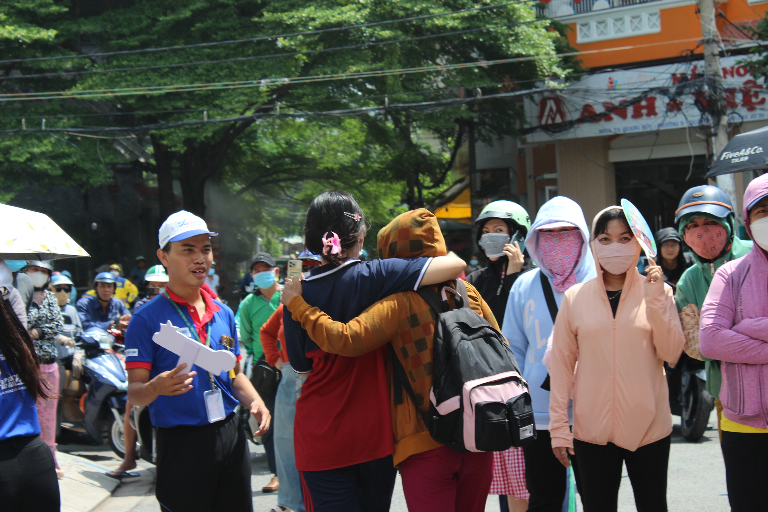 Ngày gia đình Việt Nam: Mẹ học lớp 3 mong con vào ĐH, một đời bình an- Ảnh 6. Ngày gia đình Việt Nam: Mẹ học lớp 3 mong con vào ĐH, một đời bình an- Ảnh 6.