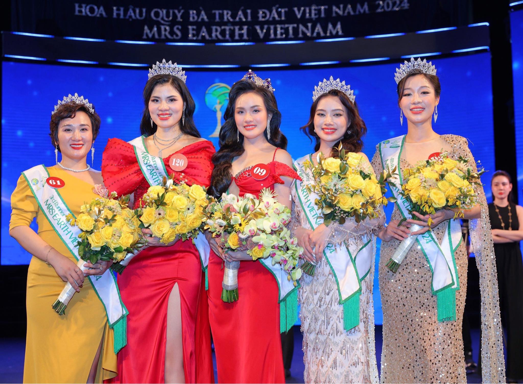 Vũ Thị Hoa đăng quang Mrs Earth Việt Nam 2024 - Vietnam.vn
