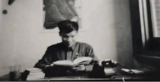 Từng cơ cực đến không có tiền đi học, người đàn ông được dân làng nuôi nấng, nhiều năm sau mang hơn 53 tỷ đồng về quê báo đáp - Ảnh 2. Từng cơ cực đến không có tiền đi học, người đàn ông được dân làng nuôi nấng, nhiều năm sau mang hơn 53 tỷ đồng về quê báo đáp - Ảnh 2.