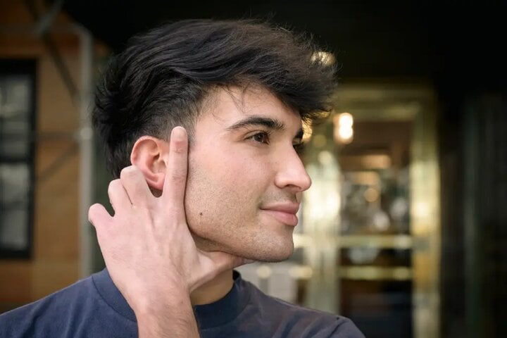 Trai gen Z đua nhau chi 'tiền tấn' phẫu thuật thẩm mỹ để giống ngôi sao - Ảnh 5. Trai gen Z đua nhau chi 'tiền tấn' phẫu thuật thẩm mỹ để giống ngôi sao - Ảnh 5.
