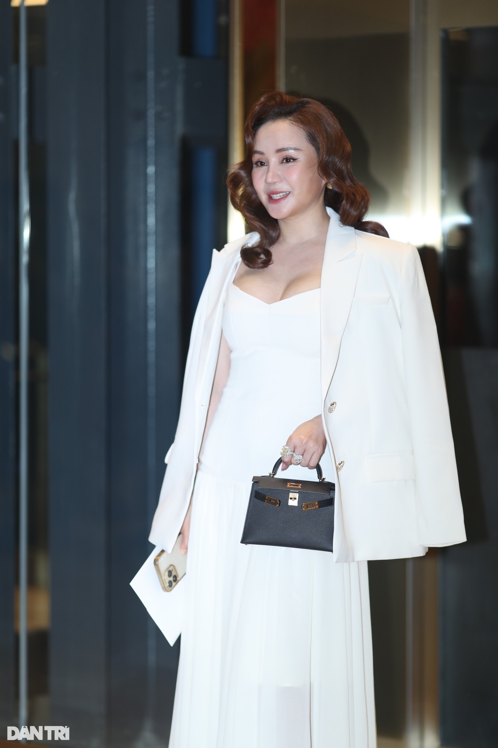 Nhã Phương, Sĩ Thanh xách túi Dior hơn 140 triệu đồng đến đám cưới Midu - 8 Nhã Phương, Sĩ Thanh xách túi Dior hơn 140 triệu đồng đến đám cưới Midu - 8