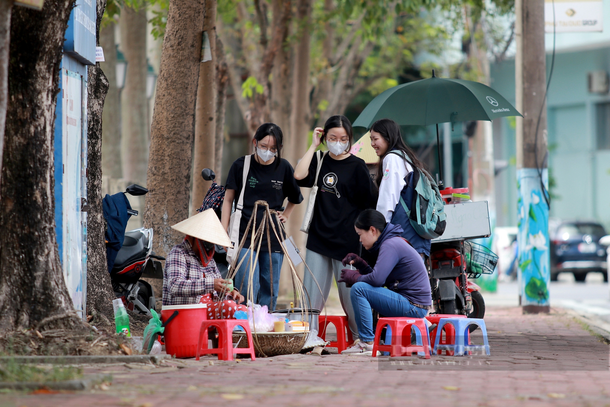 Nhiệt độ gần 40 độ C, người lao động tại Hà Tĩnh Nhiệt độ gần 40 độ C, người lao động tại Hà Tĩnh