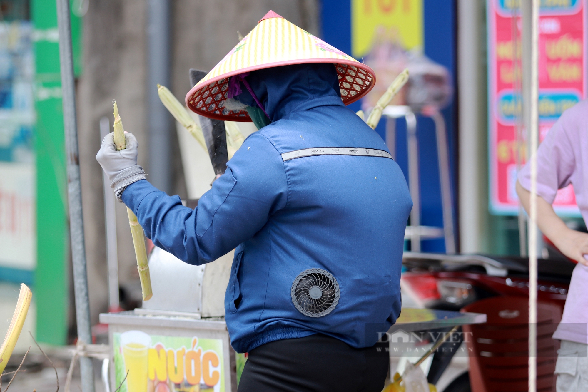 Nhiệt độ gần 40 độ C, người lao động tại Hà Tĩnh Nhiệt độ gần 40 độ C, người lao động tại Hà Tĩnh