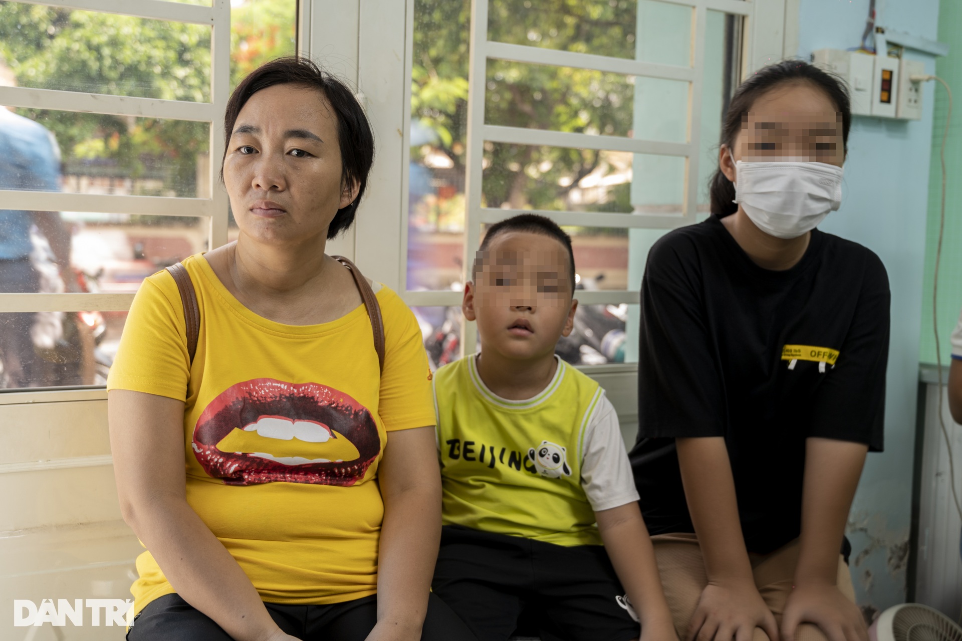Người dân TPHCM gác việc, đưa trẻ nhỏ đi làm căn cước - 7 Người dân TPHCM gác việc, đưa trẻ nhỏ đi làm căn cước - 7