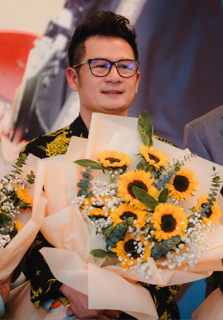 Nhạc sĩ Đức Huy khoe mình đang rất hạnh phúc- Ảnh 3. Nhạc sĩ Đức Huy khoe mình đang rất hạnh phúc- Ảnh 3.