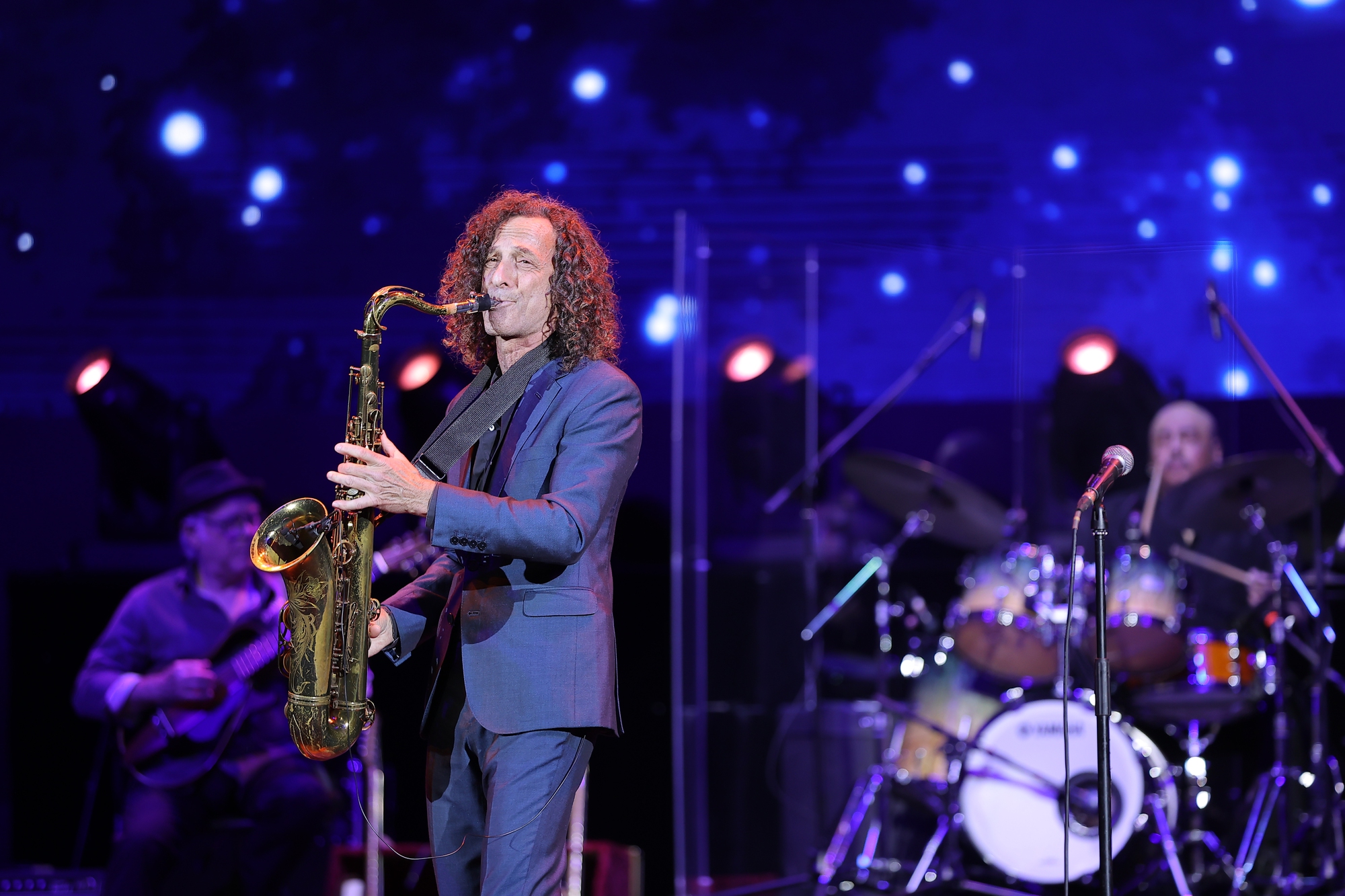 Kenny G “vã mồ hôi” khi giao lưu với khán giả bằng tiếng Việt - Ảnh 2. Kenny G “vã mồ hôi” khi giao lưu với khán giả bằng tiếng Việt - Ảnh 2.