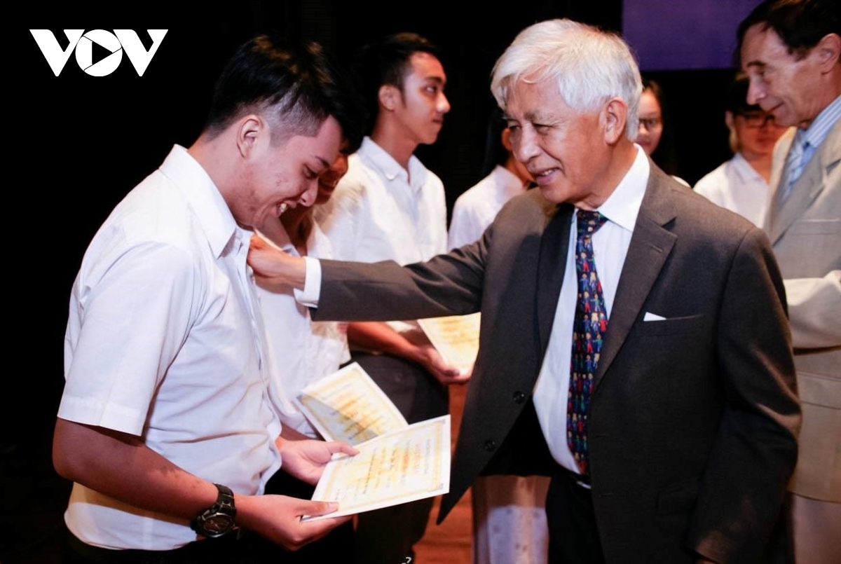 giáo sư trần thanh vân - bền bỉ ươm mầm trong lĩnh vực khoa học hình ảnh 3 giao su tran thanh van - ben bi uom mam trong linh vuc khoa hoc hinh anh 3