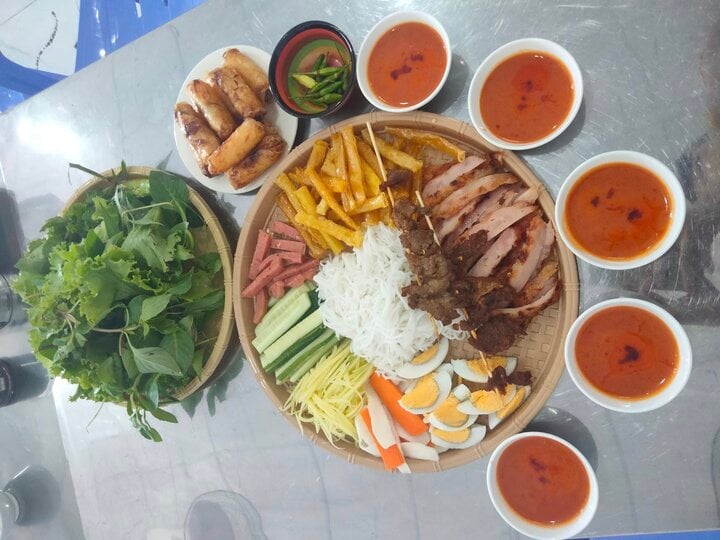 Cách làm chả cuốn cá trích Phan Thiết giòn ngon, thơm ngọt - Ảnh 5. Cách làm chả cuốn cá trích Phan Thiết giòn ngon, thơm ngọt - Ảnh 5.