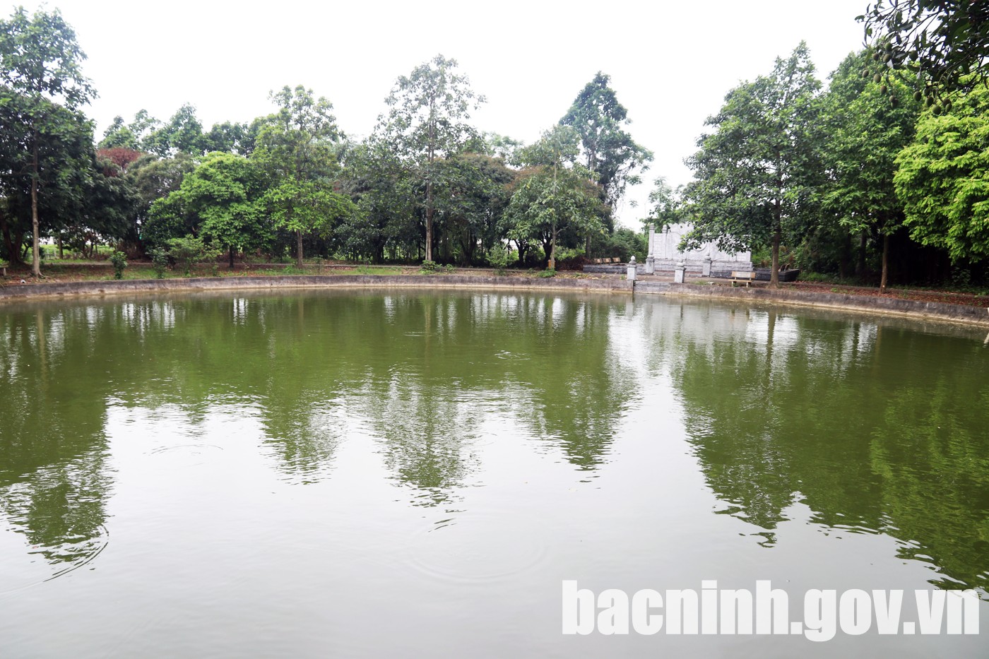 Cách đền Đô ở Bắc Ninh 2km là lăng vua Lý Thái Tổ, có ao bán nguyệt, cạnh đồng lúa, xưa là khu rừng- Ảnh 3. Cách đền Đô ở Bắc Ninh 2km là lăng vua Lý Thái Tổ, có ao bán nguyệt, cạnh đồng lúa, xưa là khu rừng- Ảnh 3.