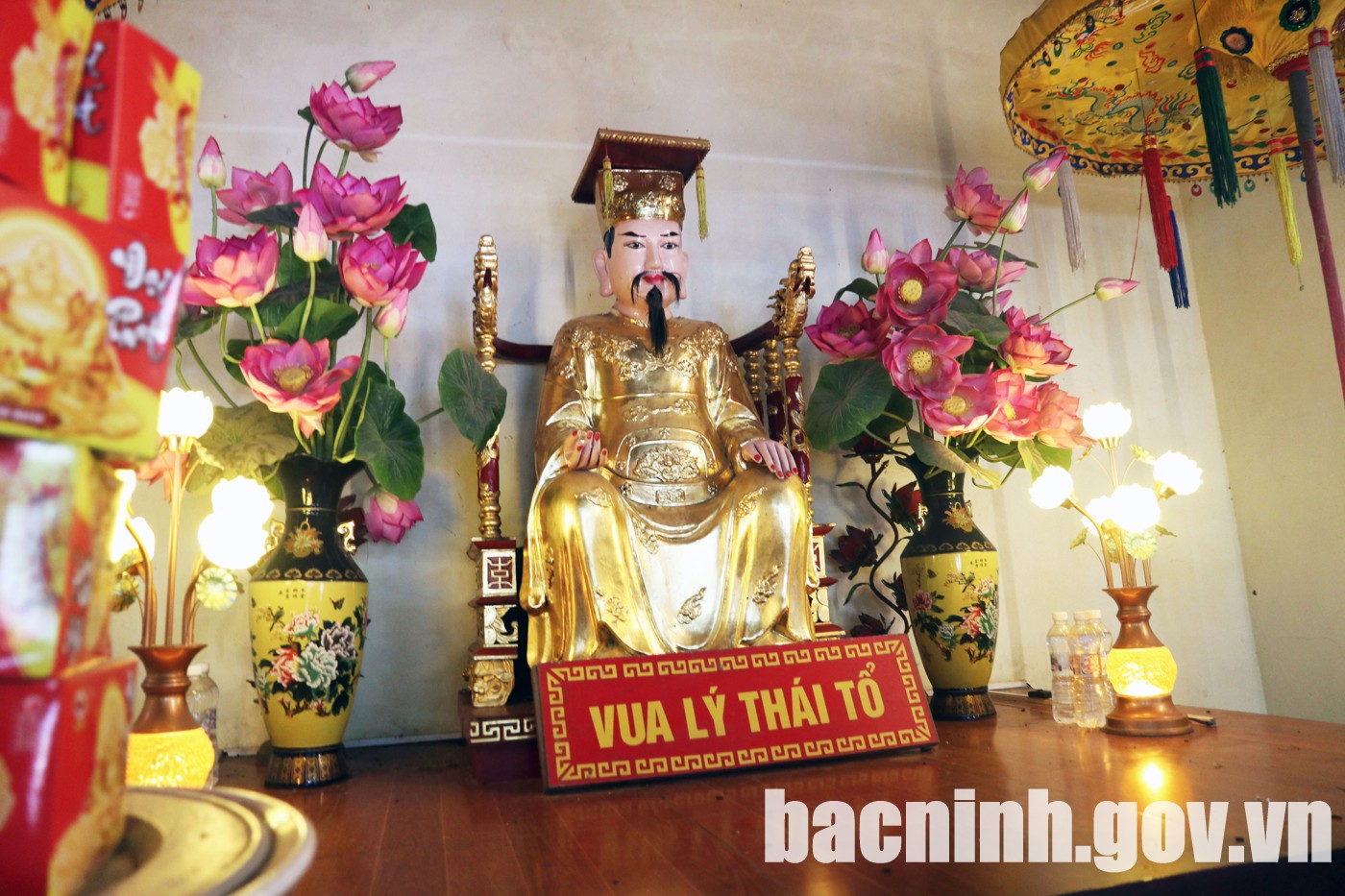 Cách đền Đô ở Bắc Ninh 2km là lăng vua Lý Thái Tổ, có ao bán nguyệt, cạnh đồng lúa, xưa là khu rừng- Ảnh 9. Cách đền Đô ở Bắc Ninh 2km là lăng vua Lý Thái Tổ, có ao bán nguyệt, cạnh đồng lúa, xưa là khu rừng- Ảnh 9.