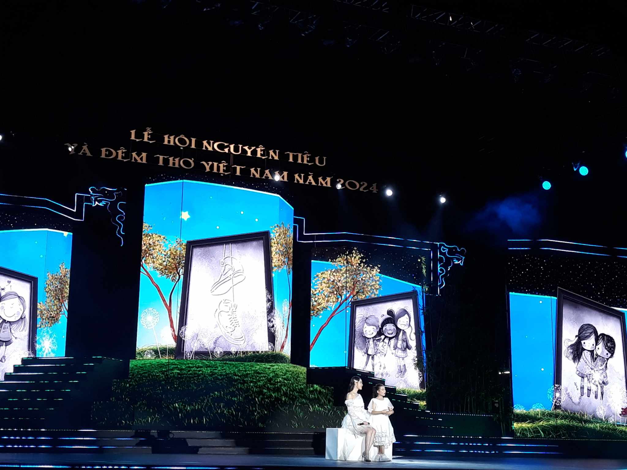 Nghệ sĩ quy tụ tại Lễ hội Nguyên Tiêu và Đêm thơ Việt Nam 2024- Ảnh 16. Nghệ sĩ quy tụ tại Lễ hội Nguyên Tiêu và Đêm thơ Việt Nam 2024- Ảnh 16.