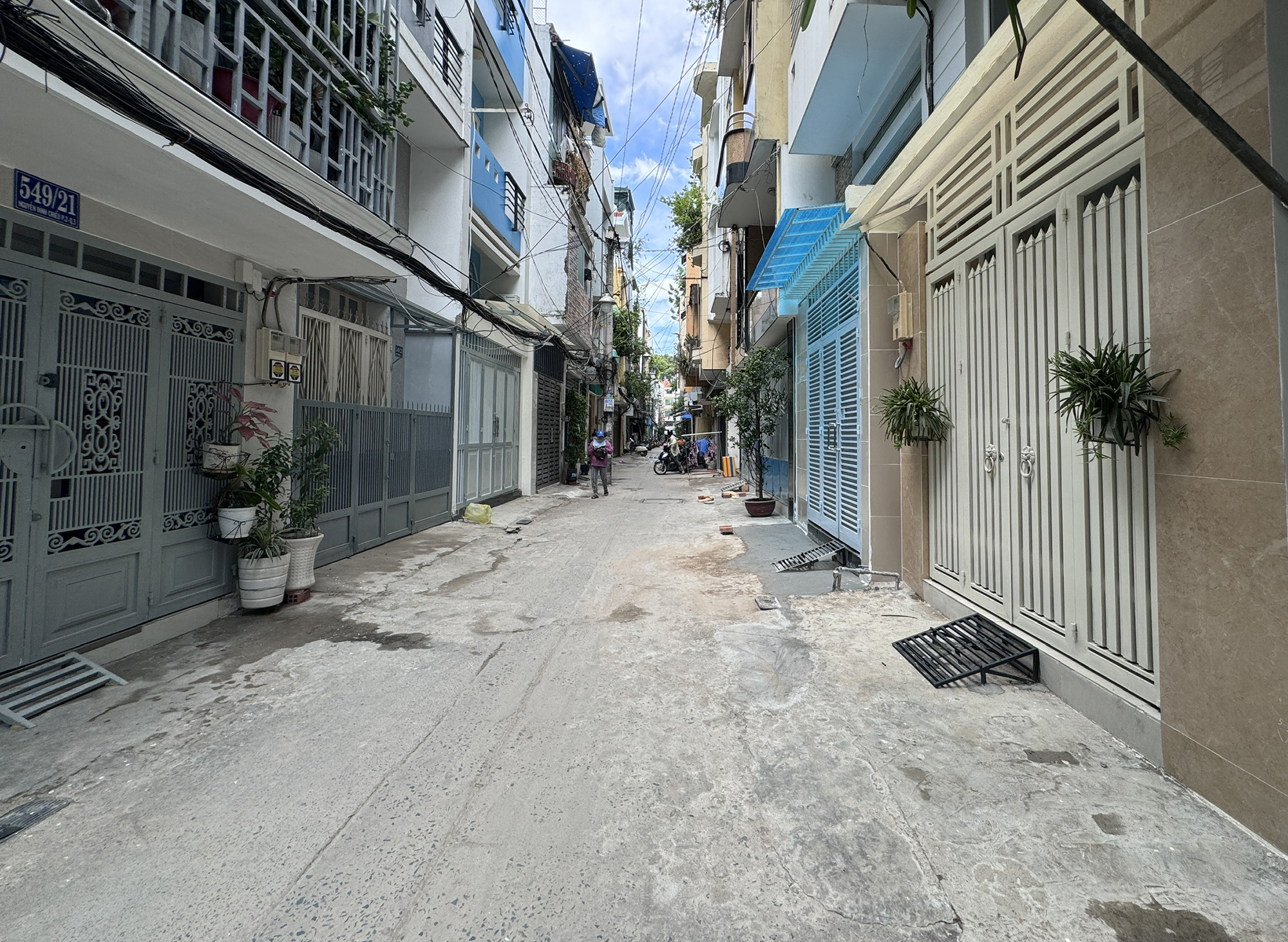 TP.HCM: Người dân đua nhau hiến đất “vàng” mở hẻm- Ảnh 3. TP.HCM: Người dân đua nhau hiến đất “vàng” mở hẻm- Ảnh 3.