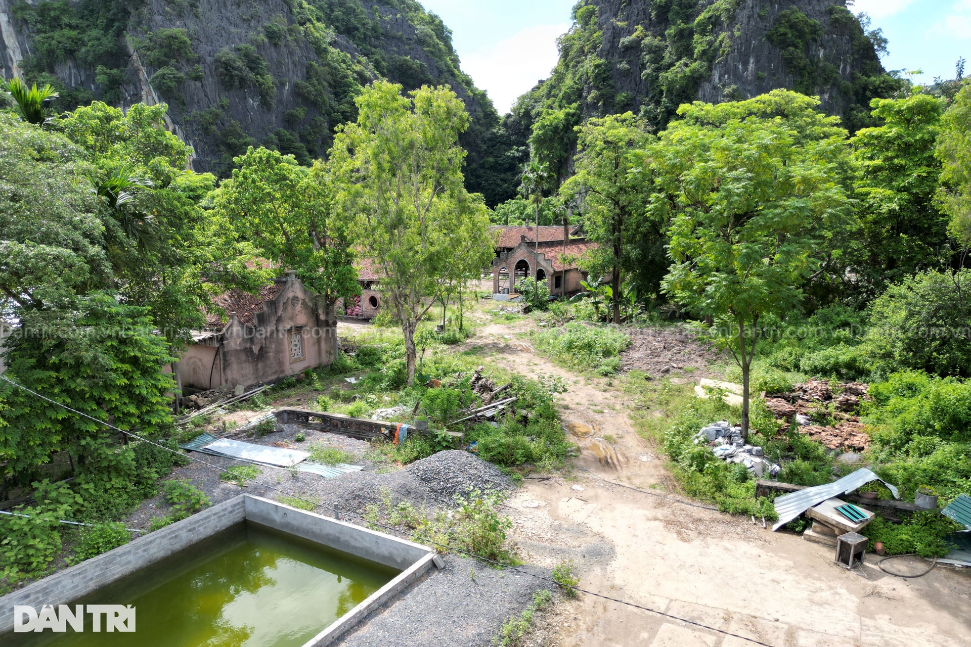 Cảnh hoang tàn trong Làng Việt cổ nổi tiếng ở Ninh Bình - 2 Cảnh hoang tàn trong Làng Việt cổ nổi tiếng ở Ninh Bình - 2