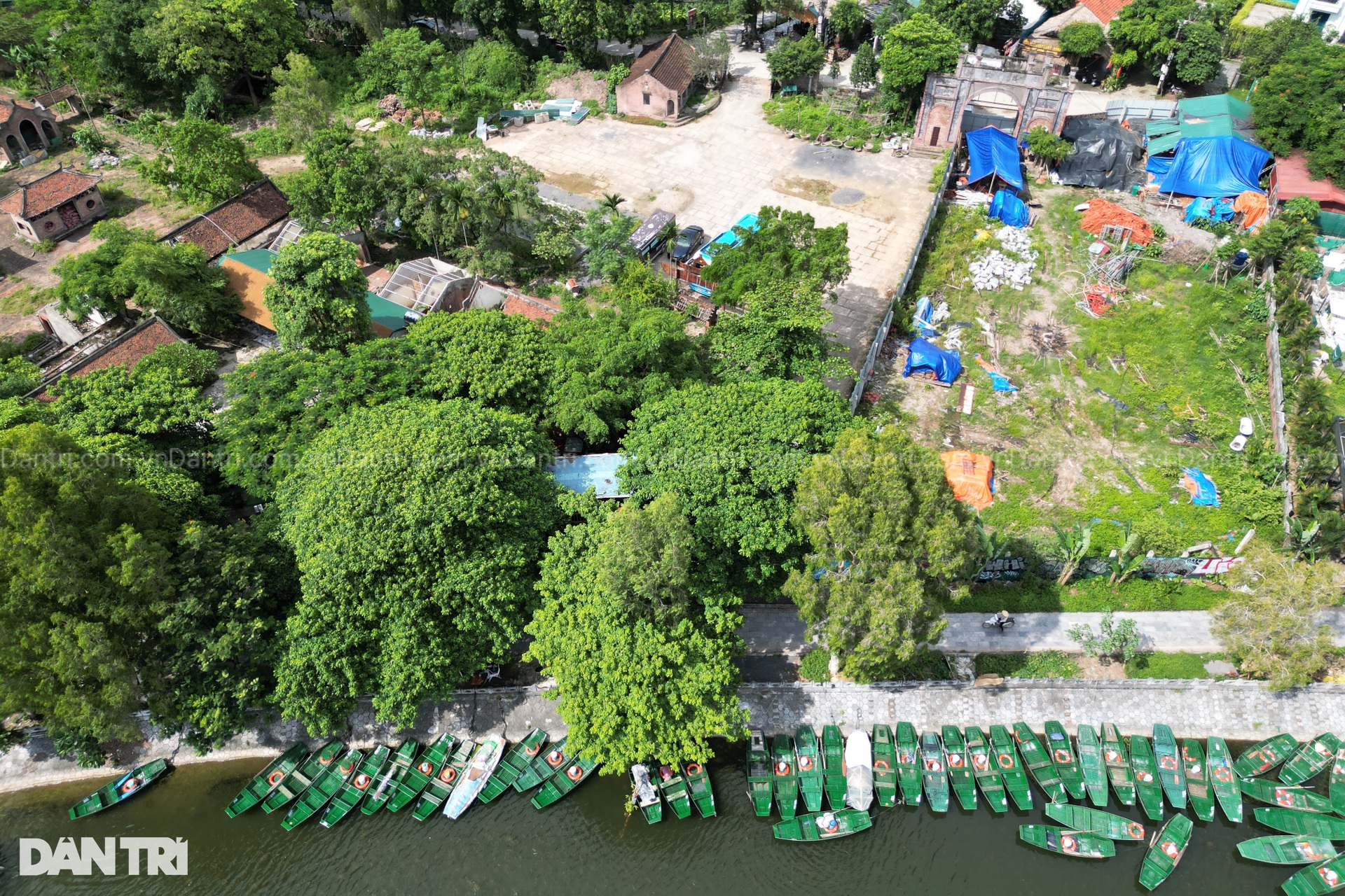 Cảnh hoang tàn trong Làng Việt cổ nổi tiếng ở Ninh Bình - 13 Cảnh hoang tàn trong Làng Việt cổ nổi tiếng ở Ninh Bình - 13
