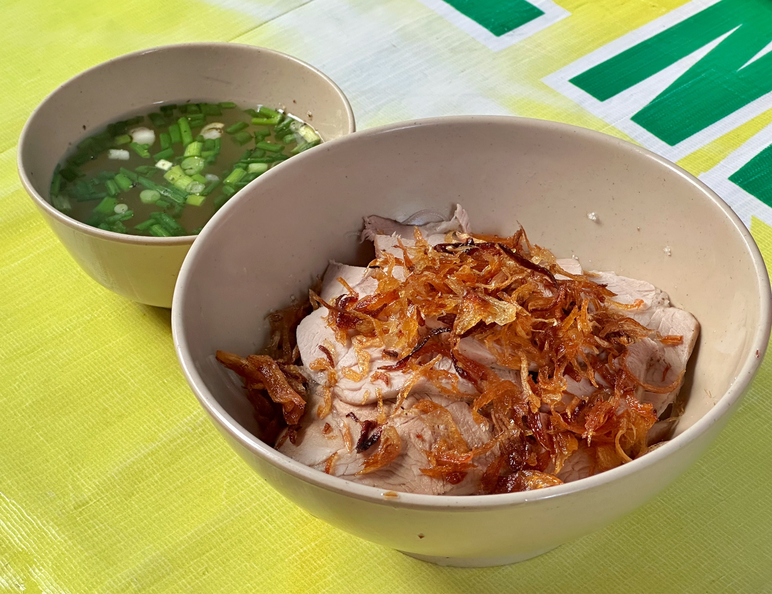 Độc lạ quán 'hủ tiếu thả' ở TP.HCM: Khách gọi món phải… la lên- Ảnh 3. Độc lạ quán 'hủ tiếu thả' ở TP.HCM: Khách gọi món phải… la lên- Ảnh 3.