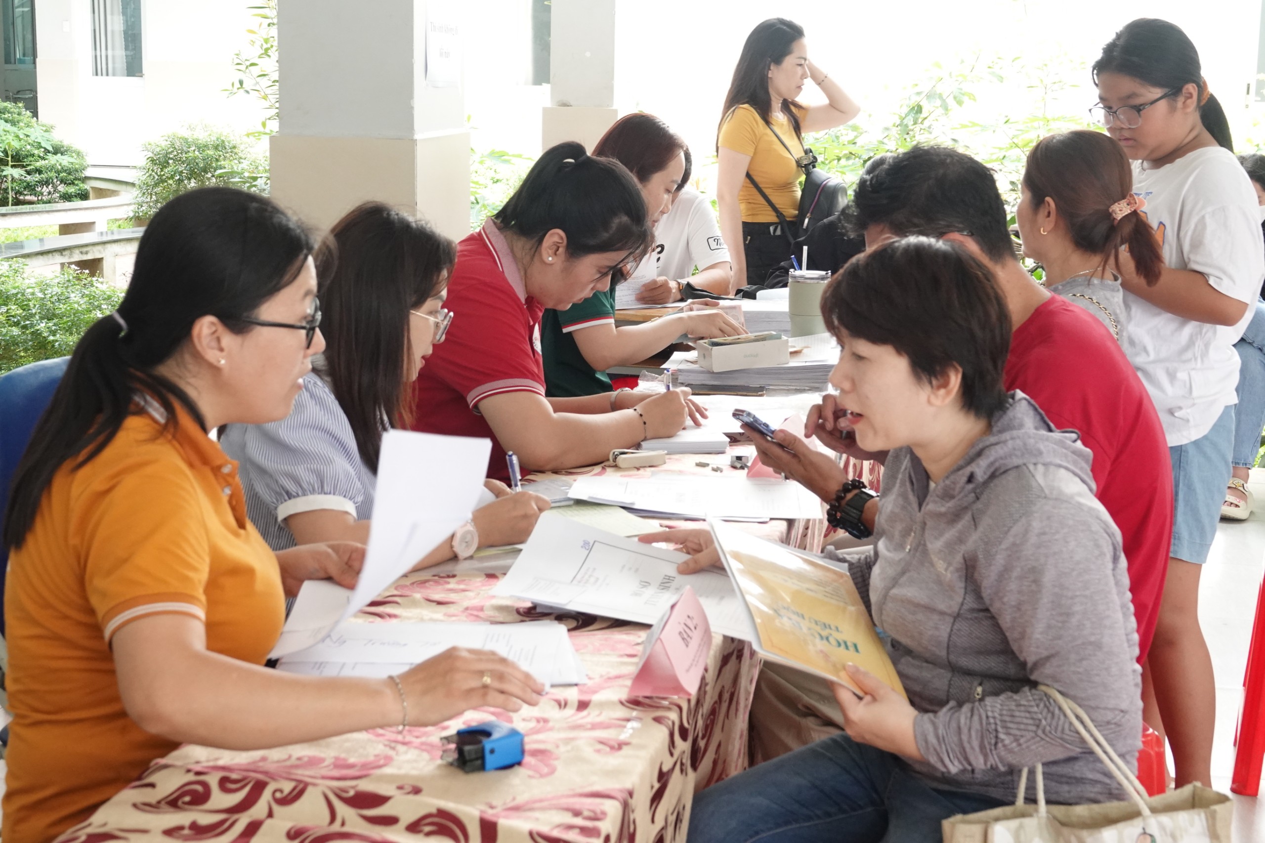 Tuyển sinh đầu cấp TP.HCM: Bao giờ tuyển sinh đợt 2?- Ảnh 2. Tuyển sinh đầu cấp TP.HCM: Bao giờ tuyển sinh đợt 2?- Ảnh 2.