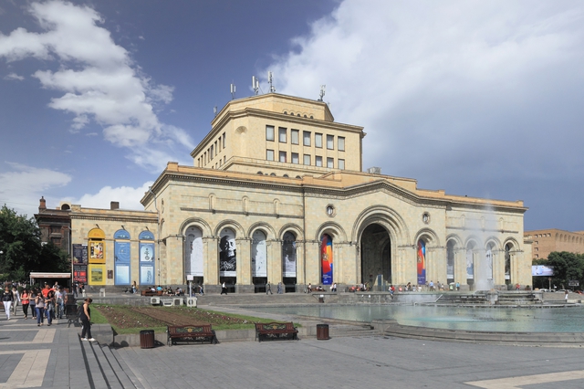 Những điểm tham quan hấp dẫn tại thủ đô Yerevan của Armenia- Ảnh 3. Những điểm tham quan hấp dẫn tại thủ đô Yerevan của Armenia- Ảnh 3.