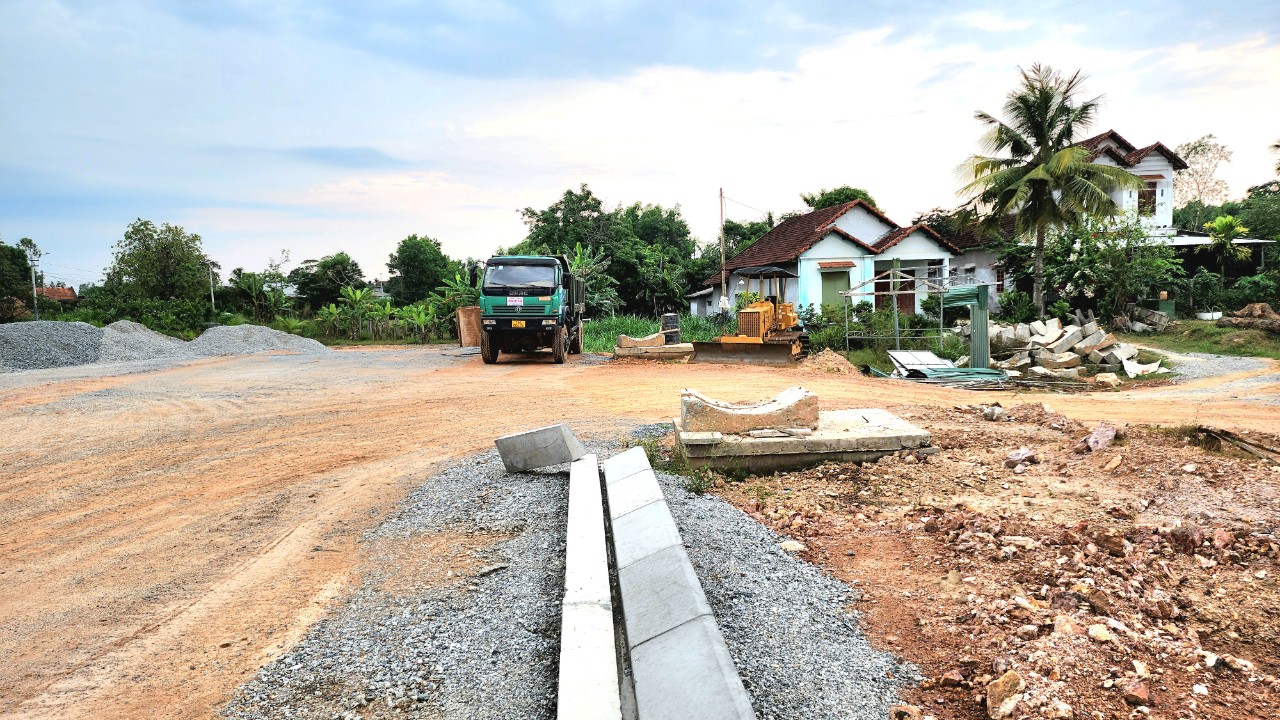 Quảng Ngãi hồi sinh loạt dự án hạ tầng trọng điểm, quyết giải ngân hết 6.200 tỷ- Ảnh 2. Quảng Ngãi hồi sinh loạt dự án hạ tầng trọng điểm, quyết giải ngân hết 6.200 tỷ- Ảnh 2.