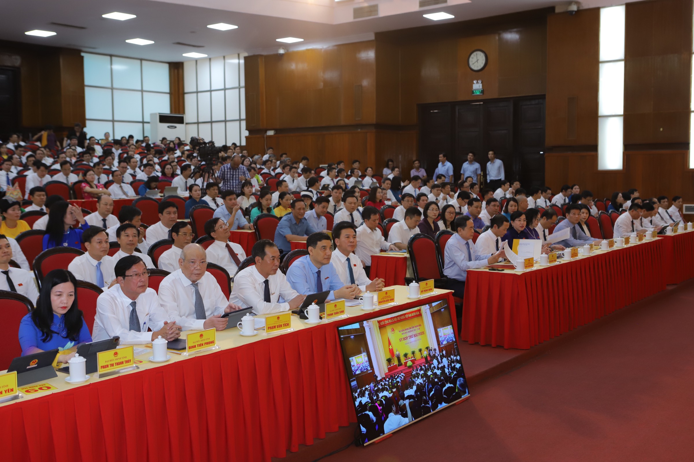 Chủ tịch Quốc hội: Thanh Hóa cần đầu tư xây dựng hạ tầng giao thông, tạo kết nối đồng bộ- Ảnh 4. Chủ tịch Quốc hội: Thanh Hóa cần đầu tư xây dựng hạ tầng giao thông, tạo kết nối đồng bộ- Ảnh 4.