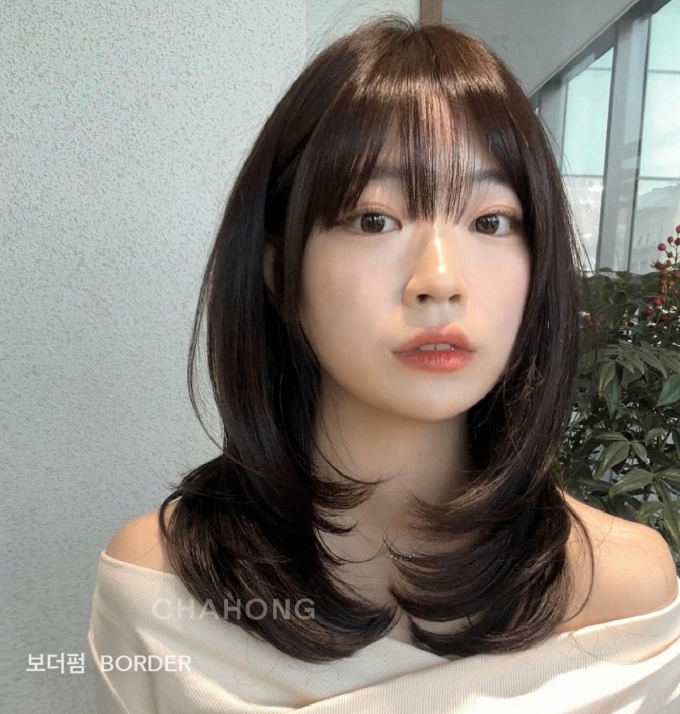 4 kiểu tóc ngang vai cho nàng sở hữu gương mặt tròn, cắt xong vừa xinh vừa trẻ ra vài tuổi - Ảnh 7. 4 kiểu tóc ngang vai cho nàng sở hữu gương mặt tròn, cắt xong vừa xinh vừa trẻ ra vài tuổi - Ảnh 7.