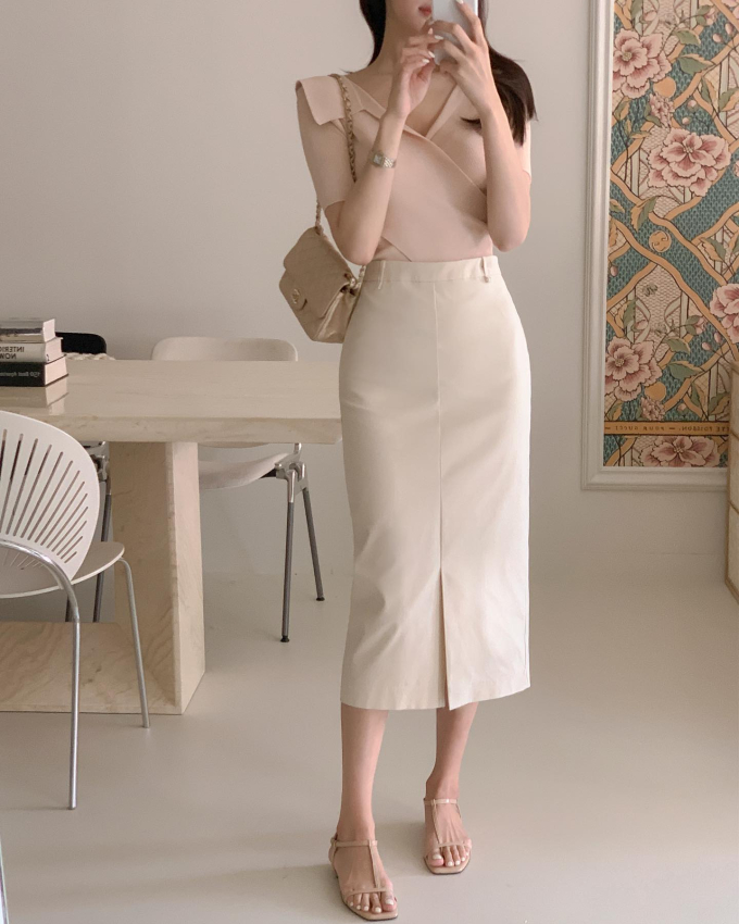 Phối sandal với 4 kiểu trang phục sau đây để trông thật sành điệu và tôn dáng cao ráo - Ảnh 4. Phối sandal với 4 kiểu trang phục sau đây để trông thật sành điệu và tôn dáng cao ráo - Ảnh 4.