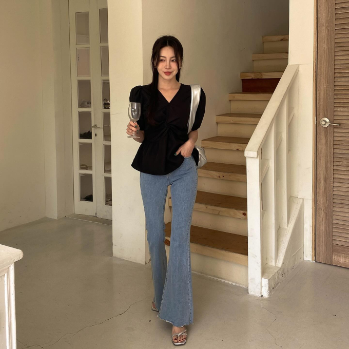 Phối sandal với 4 kiểu trang phục sau đây để trông thật sành điệu và tôn dáng cao ráo - Ảnh 14. Phối sandal với 4 kiểu trang phục sau đây để trông thật sành điệu và tôn dáng cao ráo - Ảnh 14.
