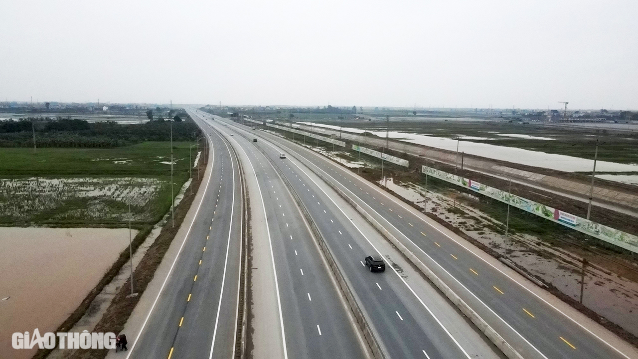 Lái xe lưu ý gì khi lưu thông trên đường nối hai cao tốc trị giá 3.200 tỷ ở Hưng Yên?- Ảnh 2. Lái xe lưu ý gì khi lưu thông trên đường nối hai cao tốc trị giá 3.200 tỷ ở Hưng Yên?- Ảnh 2.