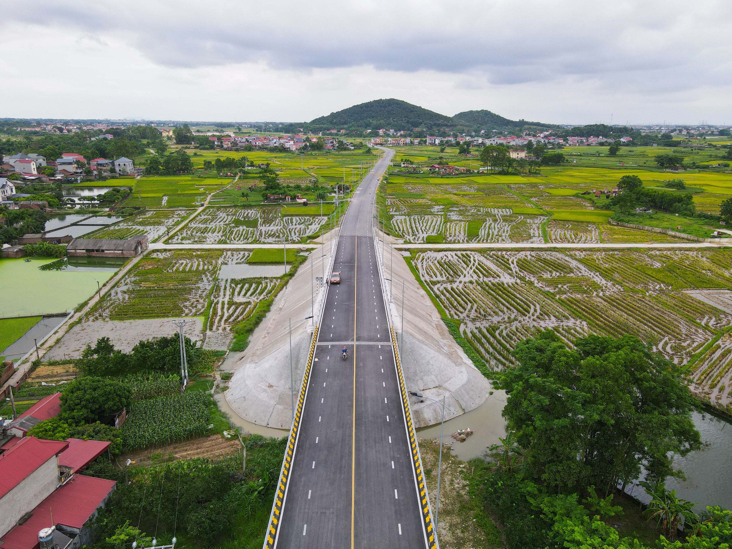 Đưa cầu nối 3 tỉnh vào sử dụng trong tháng 11- Ảnh 5. Đưa cầu nối 3 tỉnh vào sử dụng trong tháng 11- Ảnh 5.