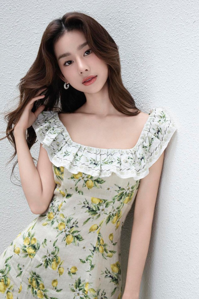 Váy hoa và những kiểu họa tiết chẳng bao giờ hết 'hot'- Ảnh 10. Váy hoa và những kiểu họa tiết chẳng bao giờ hết 'hot'- Ảnh 10.