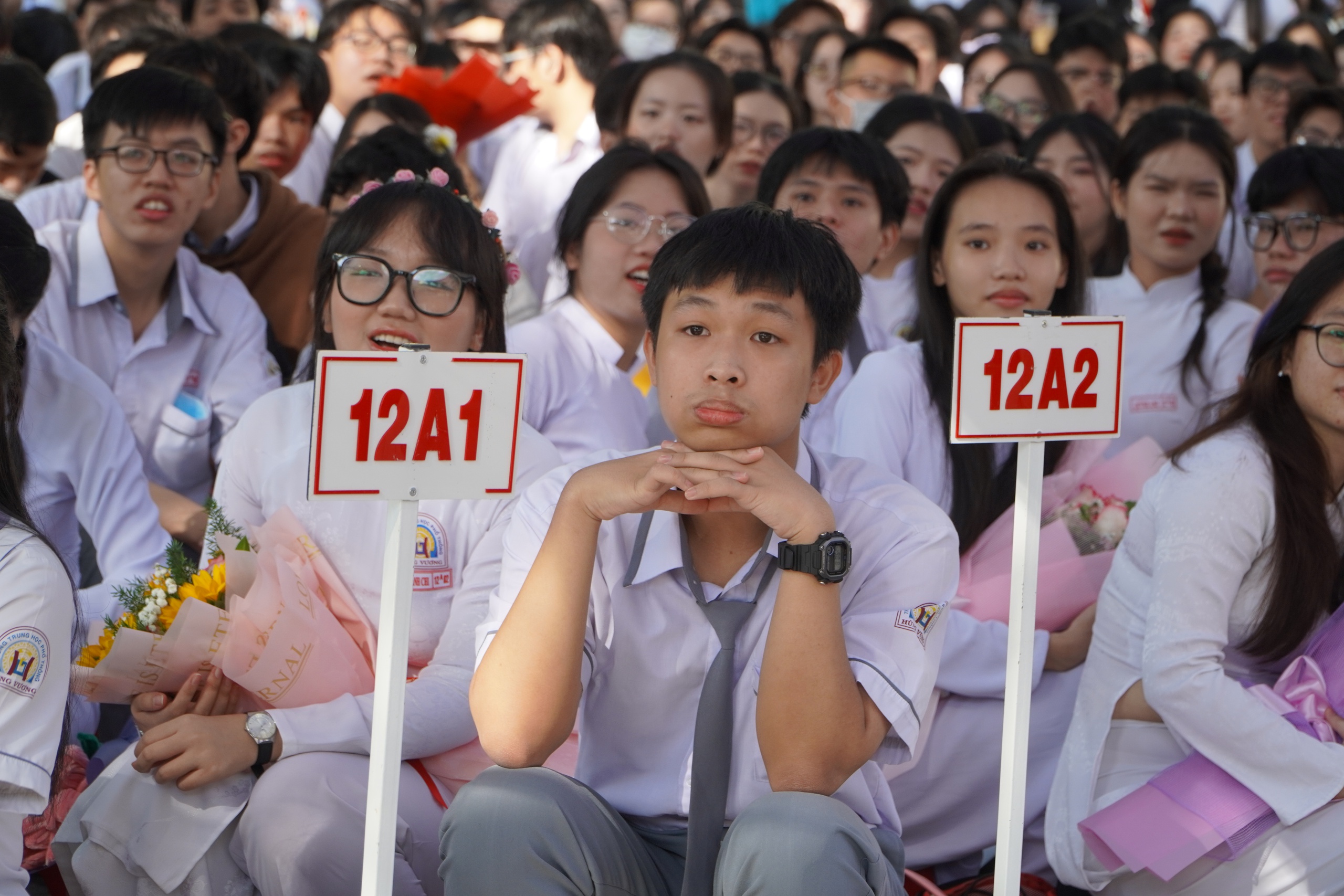 Xúc động thư thầy, cô gửi học sinh ngày tạm biệt mái trường- Ảnh 3. Xúc động thư thầy, cô gửi học sinh ngày tạm biệt mái trường- Ảnh 3.