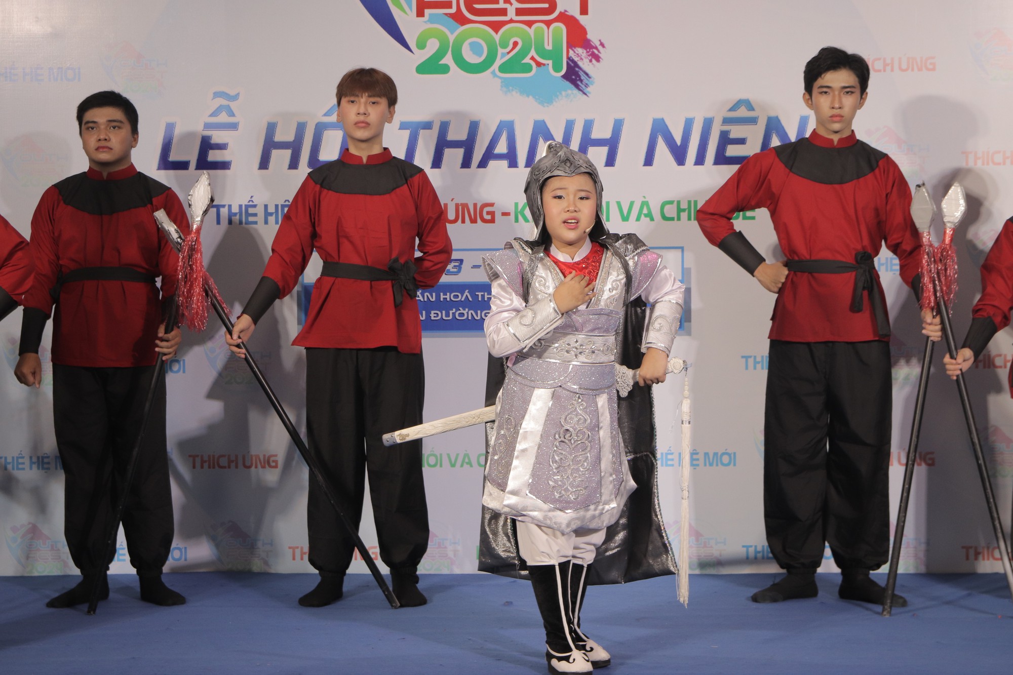 Chung tay giữ hồn dân tộc- Ảnh 4. Chung tay giữ hồn dân tộc- Ảnh 4.