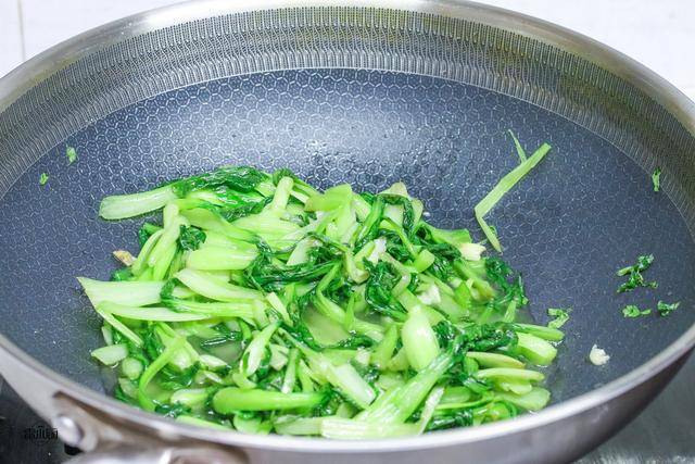 Thực đơn cơm tối 2 món nhanh gọn mà vẫn đủ chất, người vụng về mấy cũng nấu được - Ảnh 4. Thực đơn cơm tối 2 món nhanh gọn mà vẫn đủ chất, người vụng về mấy cũng nấu được - Ảnh 4.