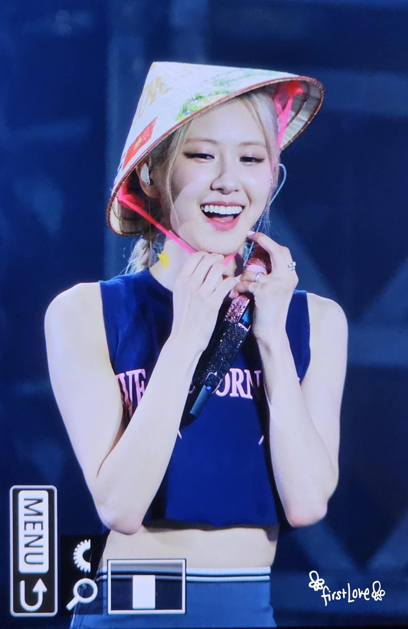Rosé - BLACKPINK đăng ảnh đội nón lá, bày tỏ sự lưu luyến fan Việt sau khi về nước - Ảnh 3. Rosé - BLACKPINK đăng ảnh đội nón lá, bày tỏ sự lưu luyến fan Việt sau khi về nước - Ảnh 3.