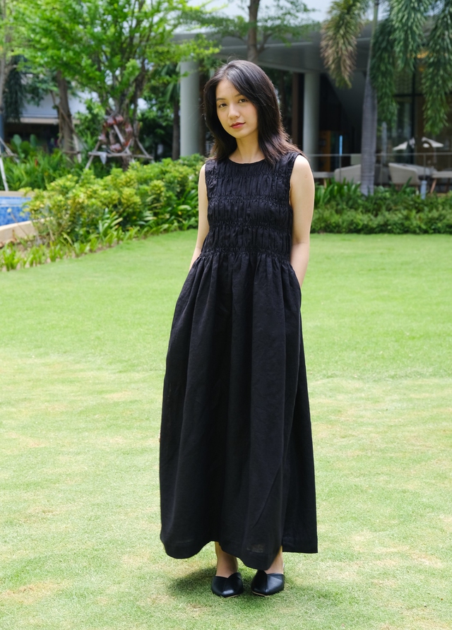 Mặc linen đơn giản lại mát và đẹp không ngờ- Ảnh 4. Mặc linen đơn giản lại mát và đẹp không ngờ- Ảnh 4.