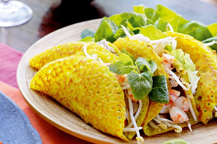 Bí quyết pha bột bánh xèo vàng ươm - Ảnh 2. Bí quyết pha bột bánh xèo vàng ươm - Ảnh 2.