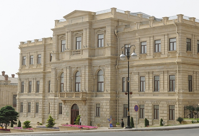 Du lịch thủ đô Baku, Azerbaijan cùng những địa điểm tham quan đặc biệt này- Ảnh 2. Du lịch thủ đô Baku, Azerbaijan cùng những địa điểm tham quan đặc biệt này- Ảnh 2.