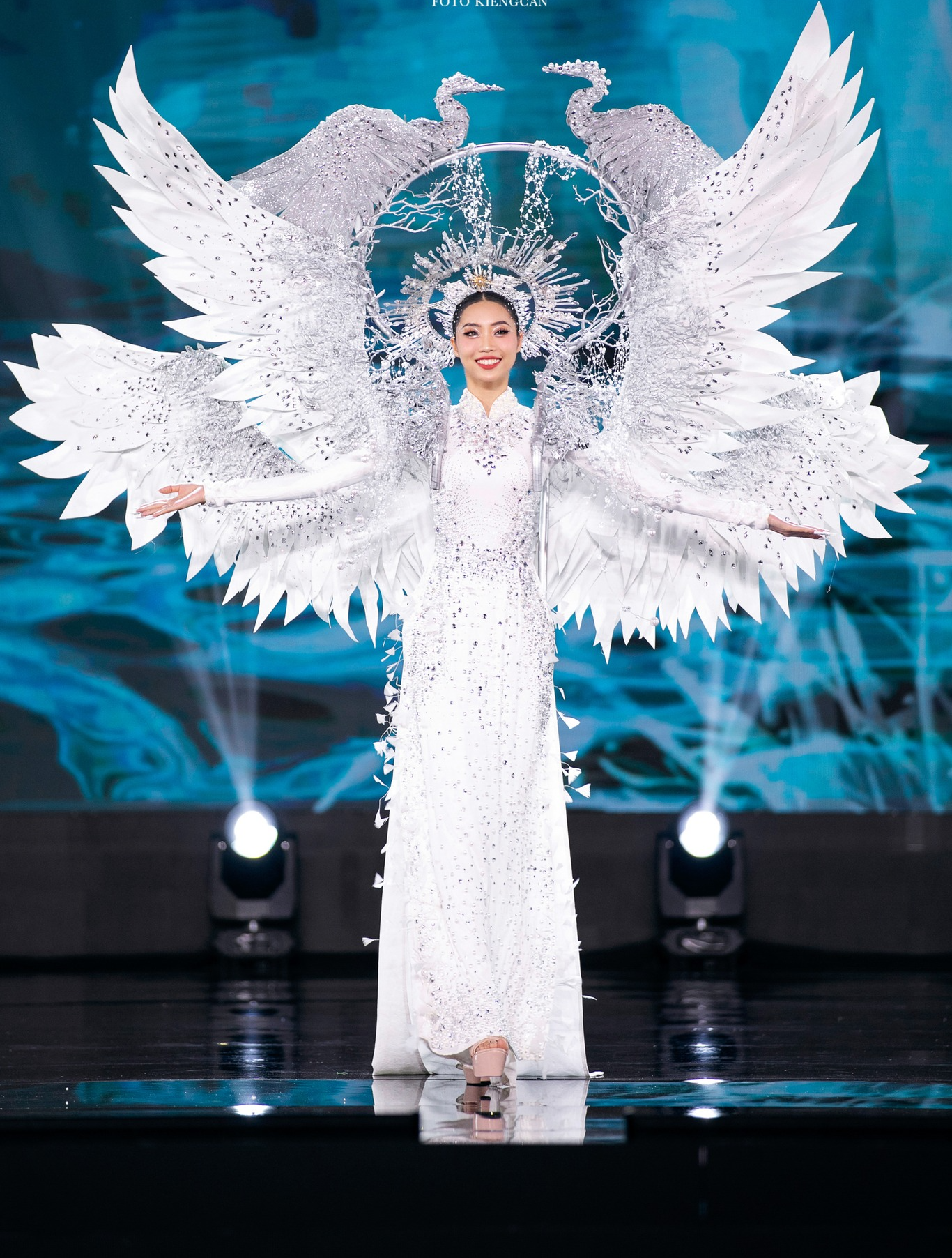 Phần thi trang phục dân tộc Miss Grand Vietnam 2023: Đỗ Thị Hà, Á hậu Đào Thị Hiền nổi bật nhất? - Ảnh 11. Phần thi trang phục dân tộc Miss Grand Vietnam 2023: Đỗ Thị Hà, Á hậu Đào Thị Hiền nổi bật nhất? - Ảnh 11.