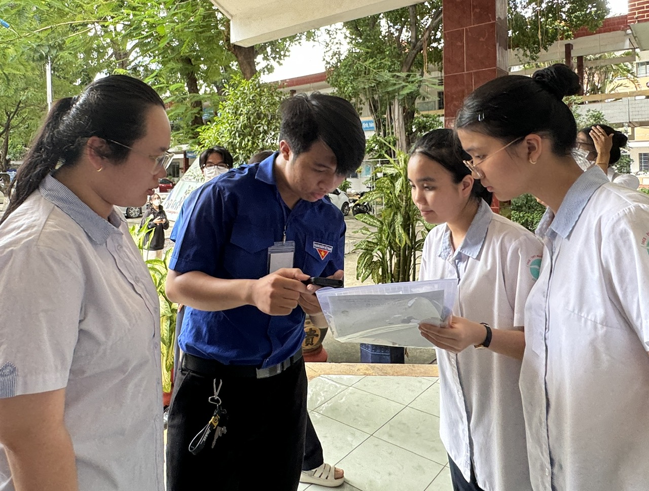 Bảo quản, vận chuyển đề thi, bài thi tốt nghiệp THPT ở Bình Dương như thế nào?- Ảnh 2. Bảo quản, vận chuyển đề thi, bài thi tốt nghiệp THPT ở Bình Dương như thế nào?- Ảnh 2.