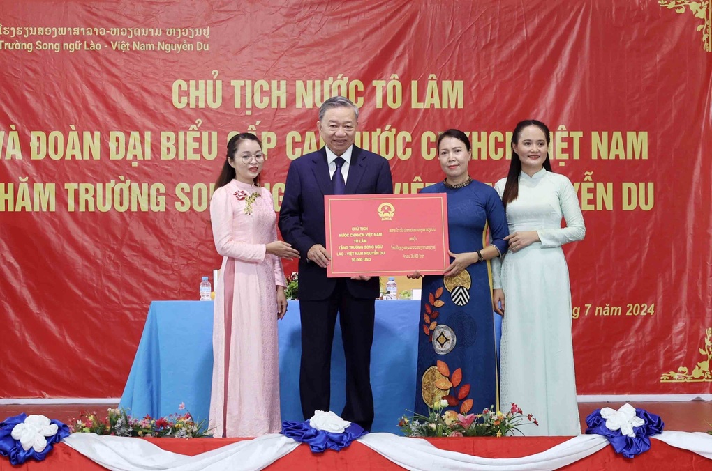 Chủ tịch nước Tô Lâm thăm Trường song ngữ Lào - Việt Nam Nguyễn Du - 3 Chủ tịch nước Tô Lâm thăm Trường song ngữ Lào - Việt Nam Nguyễn Du - 3