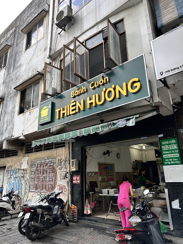 Những hàng bánh cuốn ngon, hấp dẫn tại TP.HCM níu chân du khách- Ảnh 2. Những hàng bánh cuốn ngon, hấp dẫn tại TP.HCM níu chân du khách- Ảnh 2.