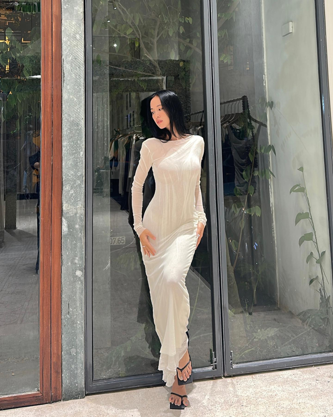 Vợ của anh tài Cường Seven: Chuyên diện đồ sexy, tôn dáng bốc lửa - Ảnh 8. Vợ của anh tài Cường Seven: Chuyên diện đồ sexy, tôn dáng bốc lửa - Ảnh 8.