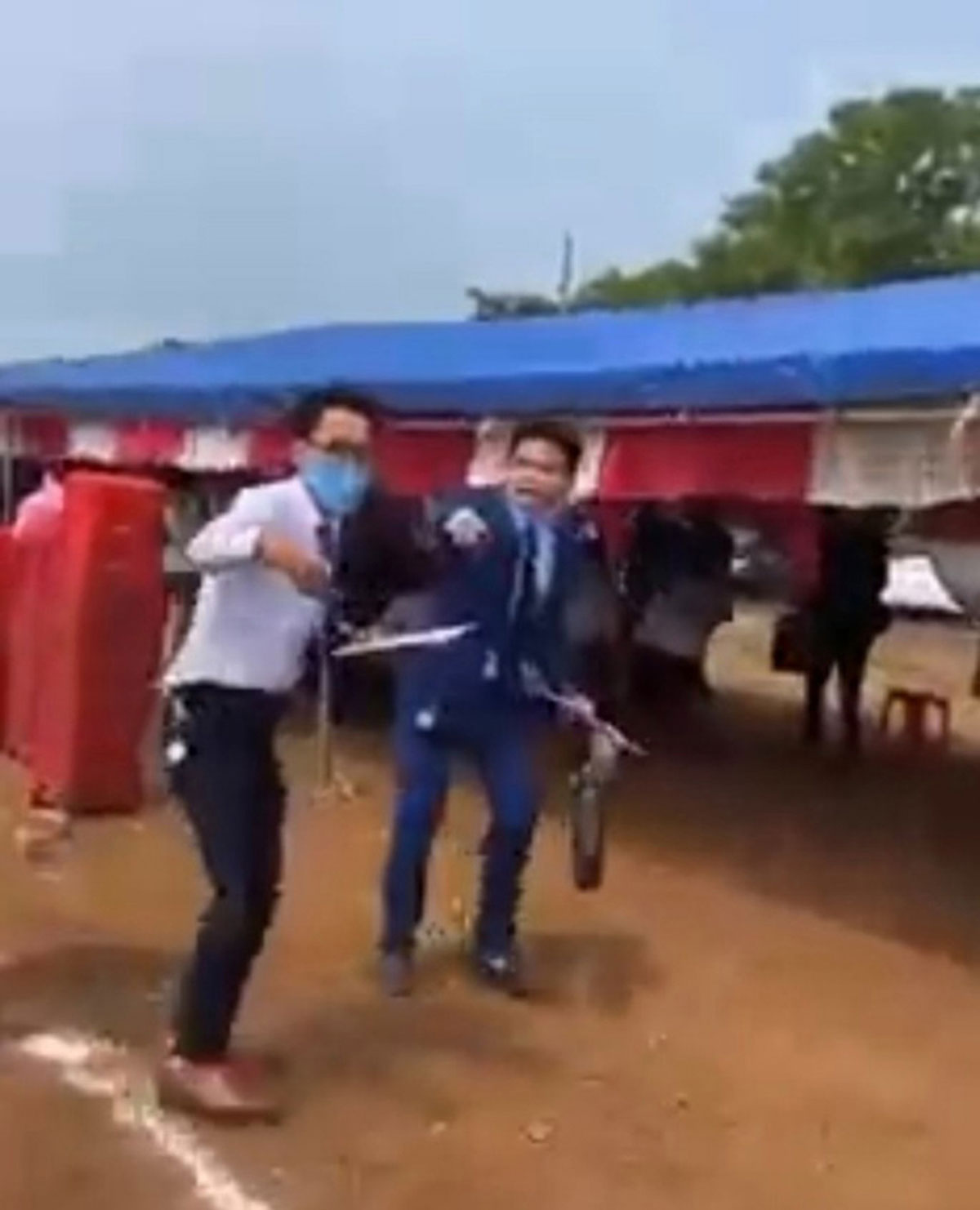 Sốt đất trên... mạng xã hội - Ảnh 2. Sốt đất trên... mạng xã hội - Ảnh 2.