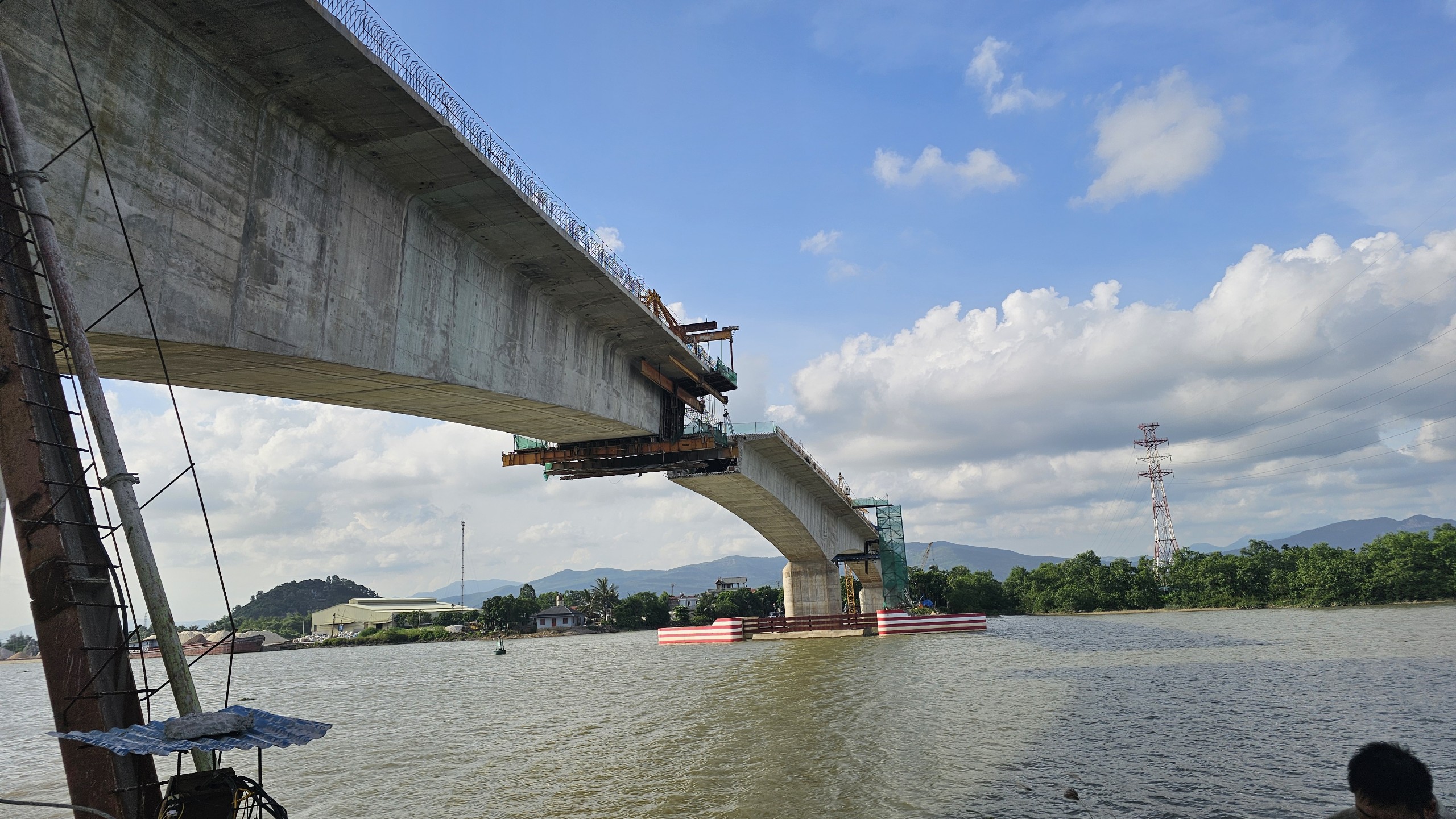 Hải Phòng: Phấn đấu hợp long cầu Lại Xuân trong tháng 8- Ảnh 4. Hải Phòng: Phấn đấu hợp long cầu Lại Xuân trong tháng 8- Ảnh 4.