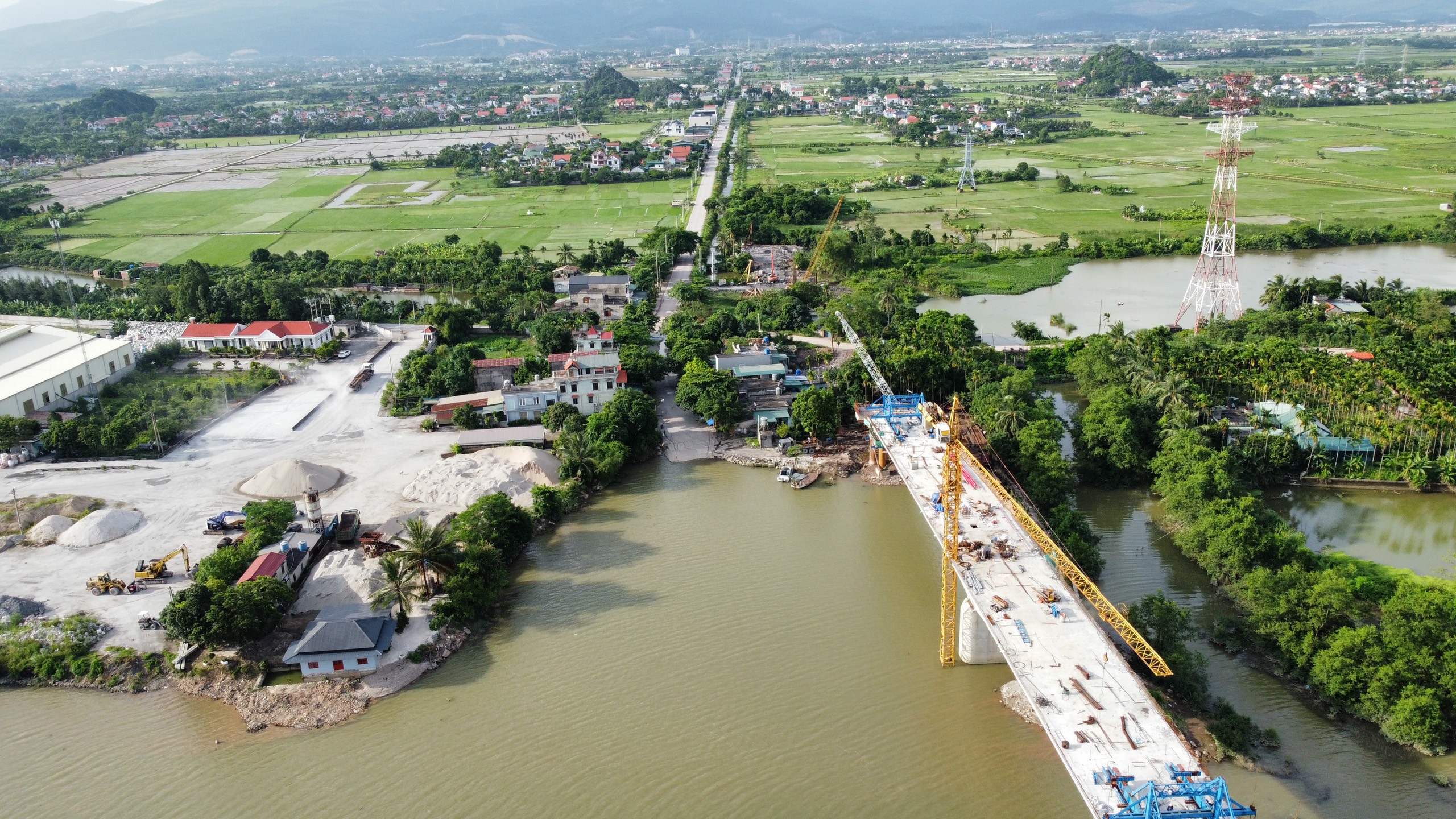 Hải Phòng: Phấn đấu hợp long cầu Lại Xuân trong tháng 8- Ảnh 7. Hải Phòng: Phấn đấu hợp long cầu Lại Xuân trong tháng 8- Ảnh 7.