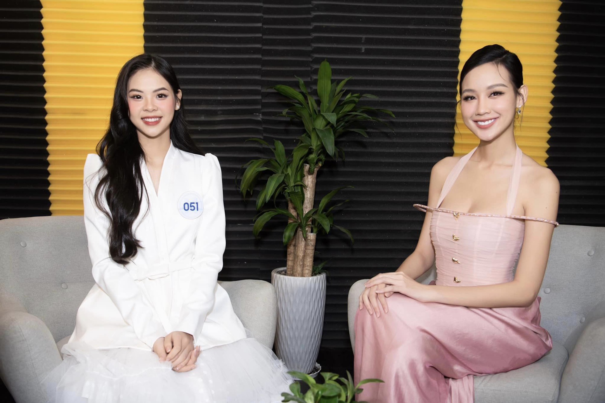 Điều ít biết của Hoa khôi bóng chuyền vào thẳng chung kết Miss World Vietnam 2022: Bố sửa xe máy, không mang túi xách - Ảnh 3. Điều ít biết của Hoa khôi bóng chuyền vào thẳng chung kết Miss World Vietnam 2022: Bố sửa xe máy, không mang túi xách - Ảnh 3.