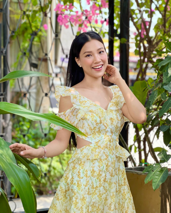 MC Hoàng Oanh của Anh trai vượt ngàn chông gai: Chuyên diện đồ màu sắc nhưng không bị "sến", ai muốn hack tuổi nên tham khảo - Ảnh 8. MC Hoàng Oanh của Anh trai vượt ngàn chông gai: Chuyên diện đồ màu sắc nhưng không bị "sến", ai muốn hack tuổi nên tham khảo - Ảnh 8.
