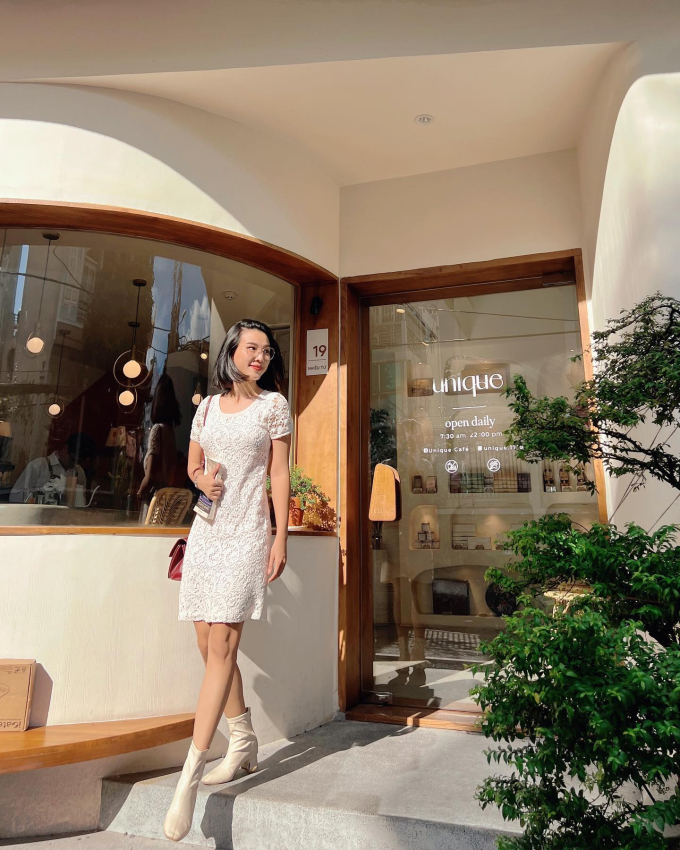 MC Hoàng Oanh của Anh trai vượt ngàn chông gai: Chuyên diện đồ màu sắc nhưng không bị "sến", ai muốn hack tuổi nên tham khảo - Ảnh 11. MC Hoàng Oanh của Anh trai vượt ngàn chông gai: Chuyên diện đồ màu sắc nhưng không bị "sến", ai muốn hack tuổi nên tham khảo - Ảnh 11.