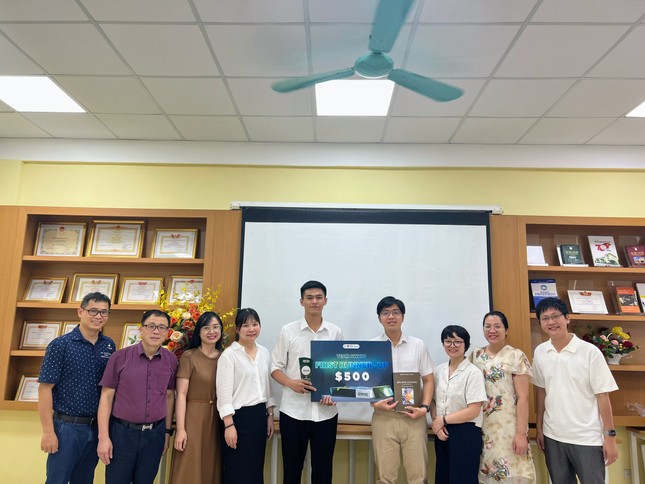 Nam sinh ngành Y đạt giải Á quân tập thể và Huy chương Bạc cá nhân cuộc thi Hóa sinh Y học quốc tế - Ảnh 3. Nam sinh ngành Y đạt giải Á quân tập thể và Huy chương Bạc cá nhân cuộc thi Hóa sinh Y học quốc tế - Ảnh 3.