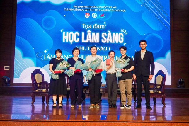 Nam sinh ngành Y đạt giải Á quân tập thể và Huy chương Bạc cá nhân cuộc thi Hóa sinh Y học quốc tế - Ảnh 5. Nam sinh ngành Y đạt giải Á quân tập thể và Huy chương Bạc cá nhân cuộc thi Hóa sinh Y học quốc tế - Ảnh 5.